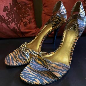 Carlos by Carlos Santana Heels NWOT